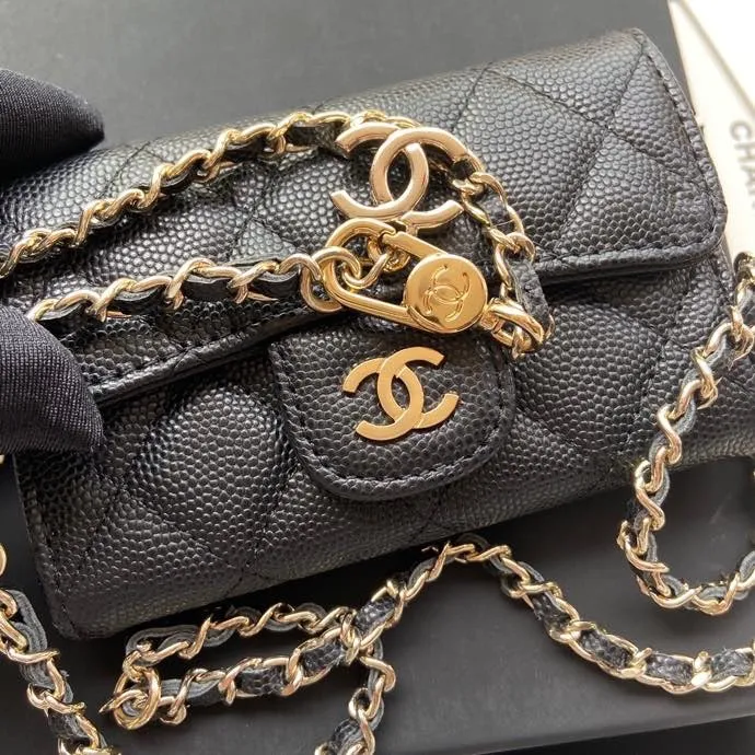 Xiaoxiang imported Italian leather Item number: AP3966 /A81081 chain small card holder) 💰: 420 Size: w11×h7cm Color: black fine ball pattern gold steel mark hardware