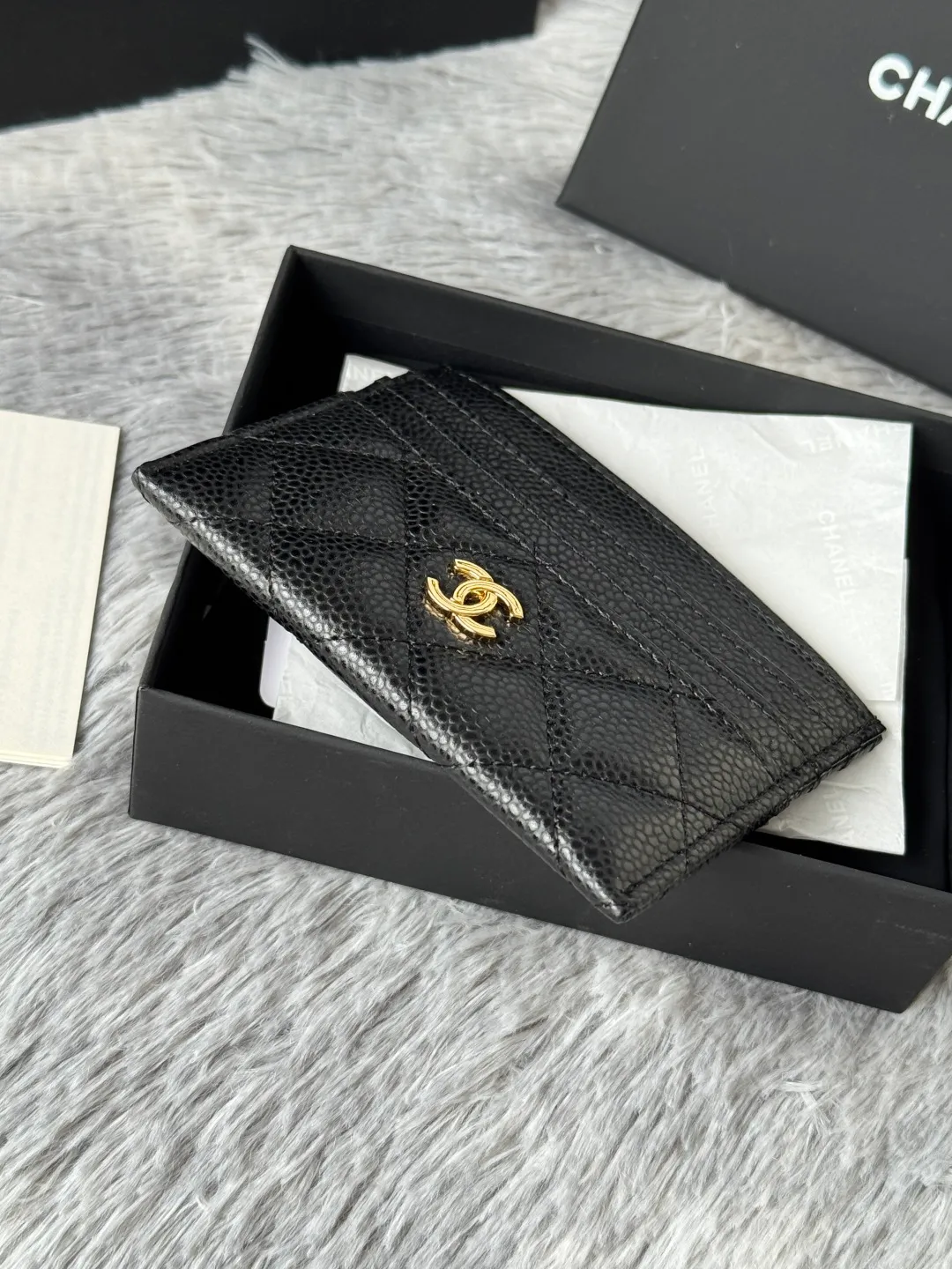 💰240💰 chanel 2025 new product card holder lambskin, seven card slots, can hold change, imported Italian lambskin + hardware logo, so beautiful, love it. The color is as shown in the picture, easy and fast storage, mini card holder No.: AP8944 Size: w11×h10cm