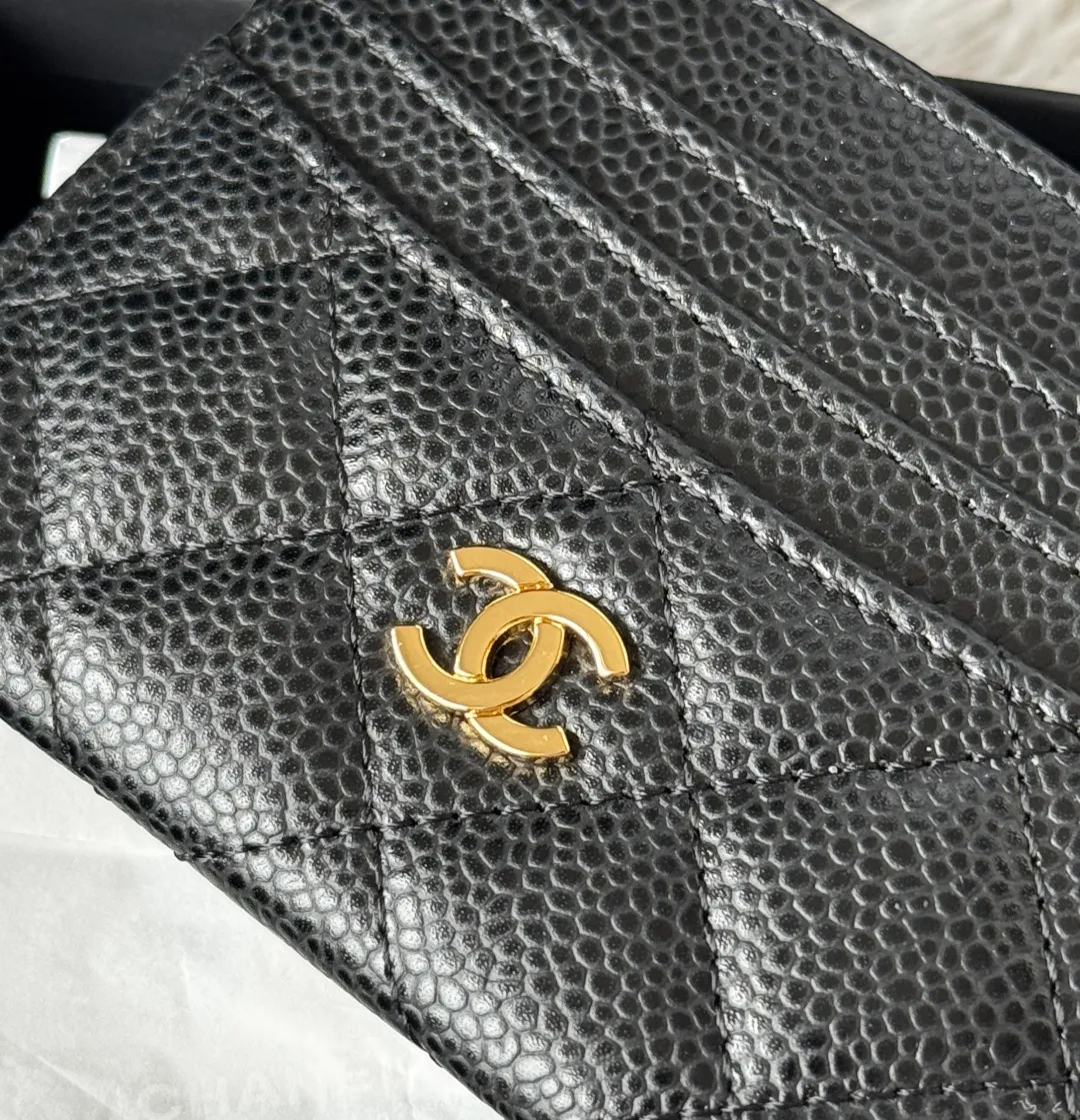 💰240💰 chanel 2025 new product card holder lambskin, seven card slots, can hold change, imported Italian lambskin + hardware logo, so beautiful, love it. The color is as shown in the picture, easy and fast storage, mini card holder No.: AP8944 Size: w11×h10cm