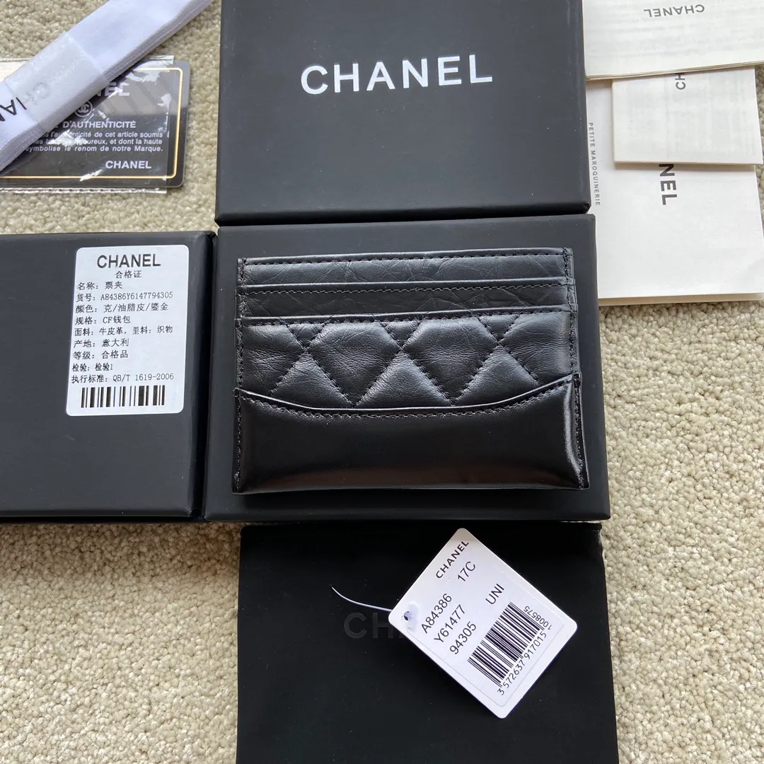 Xiaoxiang imported Italian leather Item number: 84386 Price: 260 Size: w11×h7.5cm Color: black gold hardware