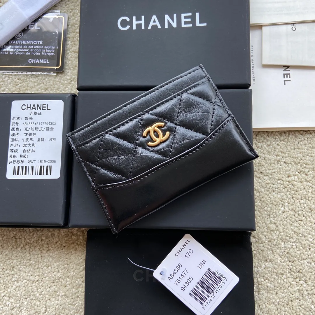 Xiaoxiang imported Italian leather Item number: 84386 Price: 260 Size: w11×h7.5cm Color: black gold hardware