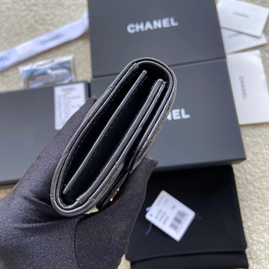 Xiaoxiang imported Italian leather double-layer card holder 320💰 Item number: A31504 Height: w12.5×h8.5×d2.5cm Color: black sheepskin gold steel mark