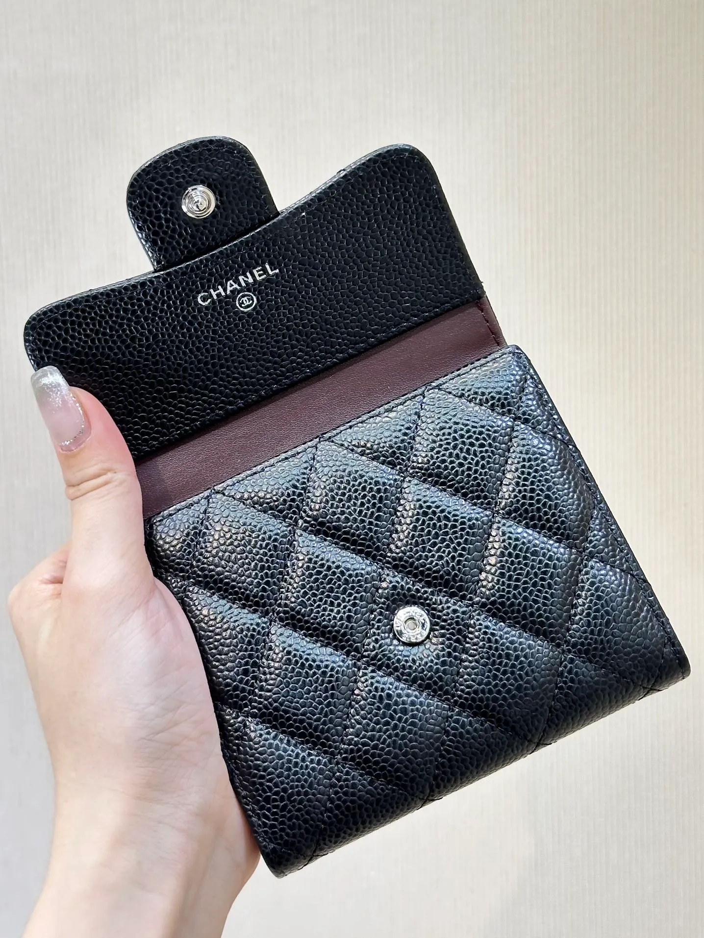 82288 Caviar black silver
