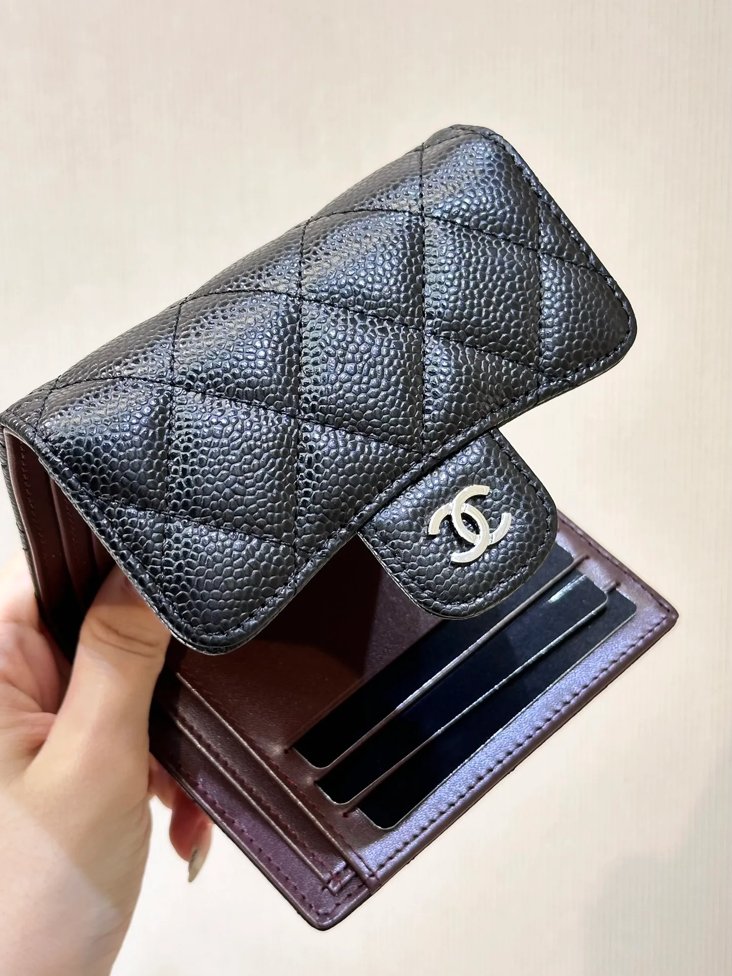 82288 Caviar black silver