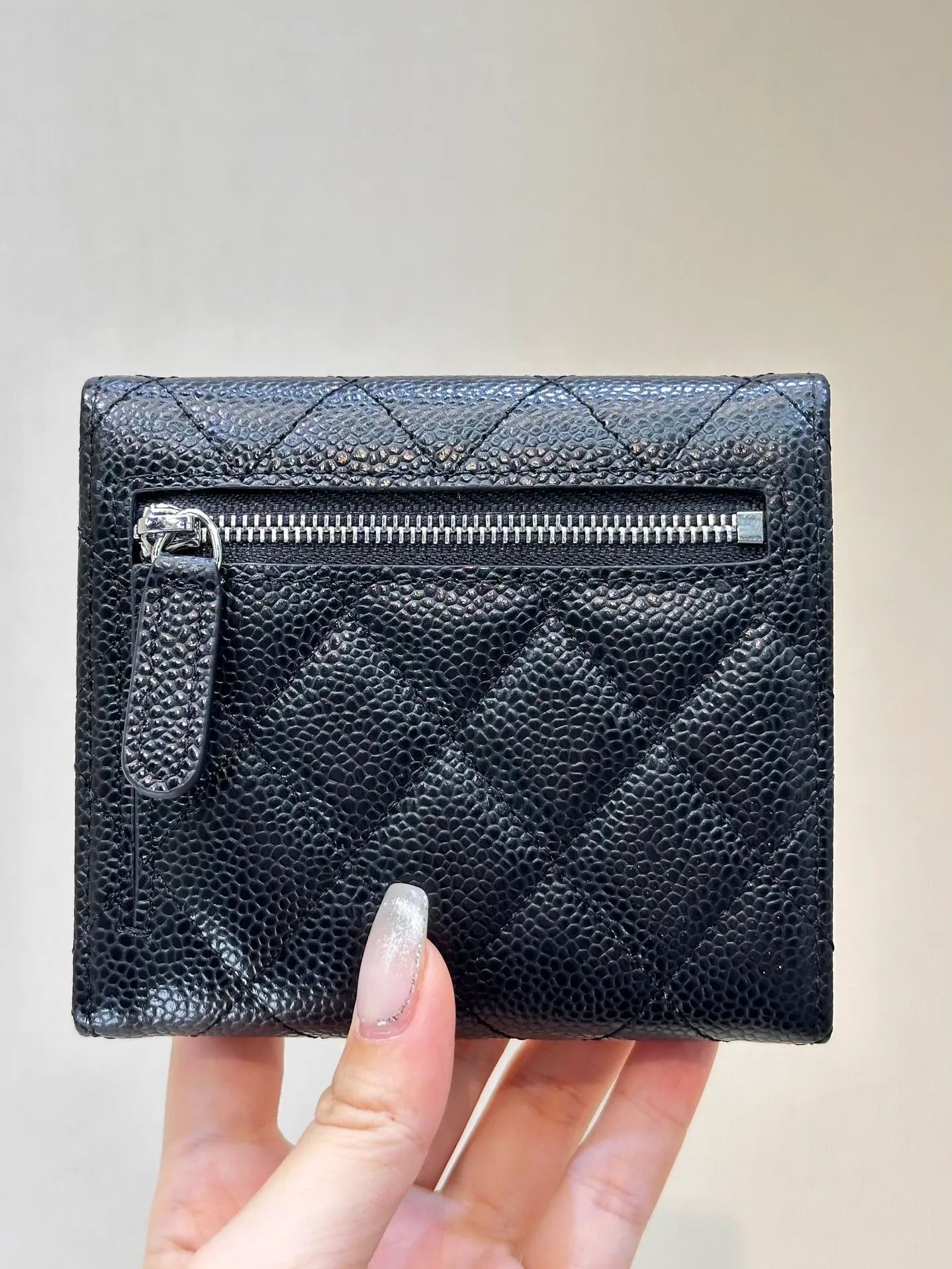 82288 Caviar black silver
