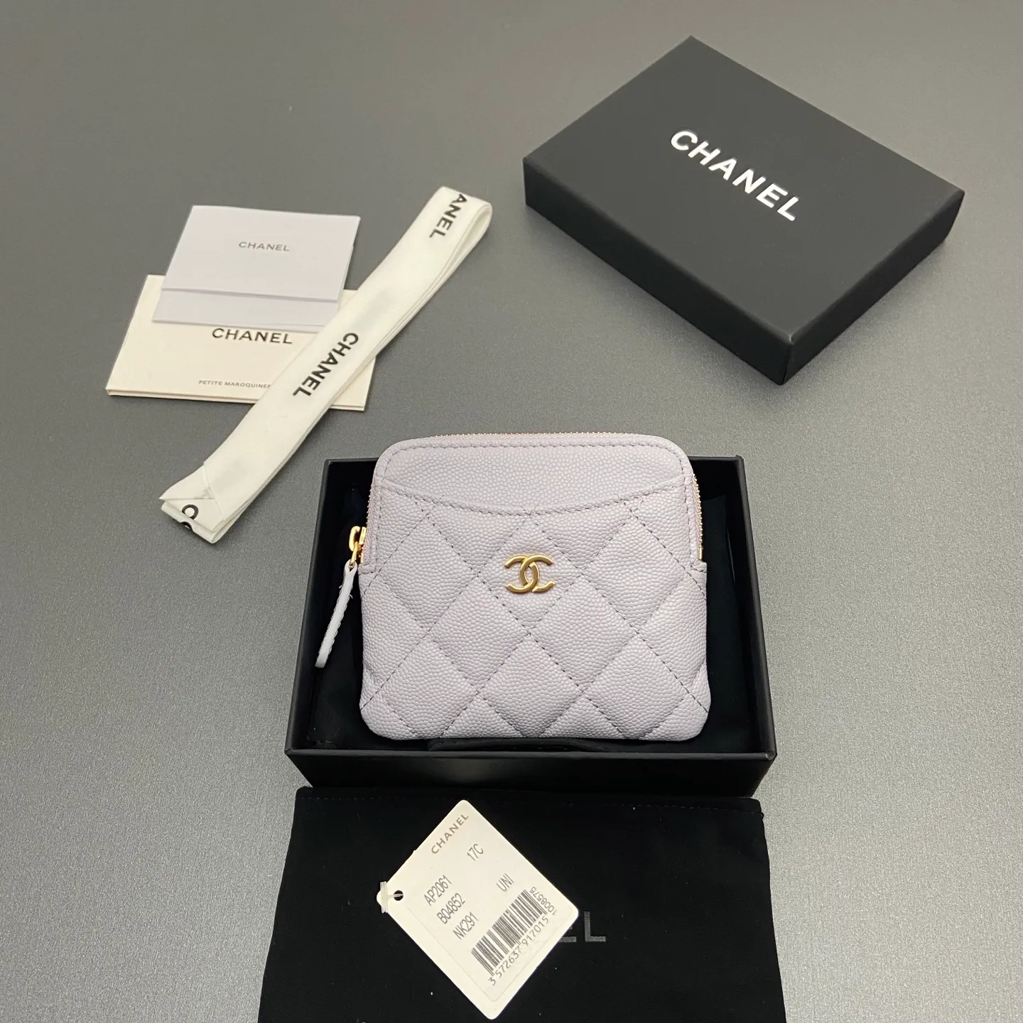 [Special grade hardware original leather] ¥380 Xiaoxiang small zipper bag card holder series Quilted card holder/wallet with iconic metal logo Gold tone metal hardware, special Italian imported leather 5 card slots, 1 small zipper bag No.: 2061 Light purple thin ball light gold hardware Size: w11.5×h10×d2cm