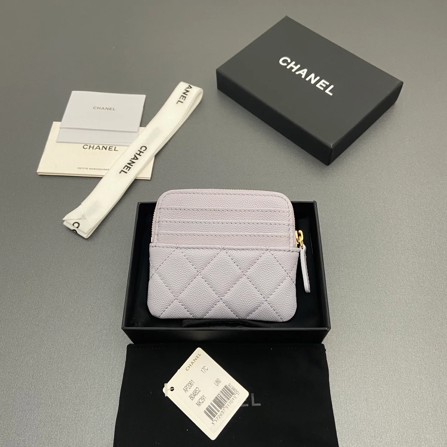 [Special grade hardware original leather] ¥380 Xiaoxiang small zipper bag card holder series Quilted card holder/wallet with iconic metal logo Gold tone metal hardware, special Italian imported leather 5 card slots, 1 small zipper bag No.: 2061 Light purple thin ball light gold hardware Size: w11.5×h10×d2cm