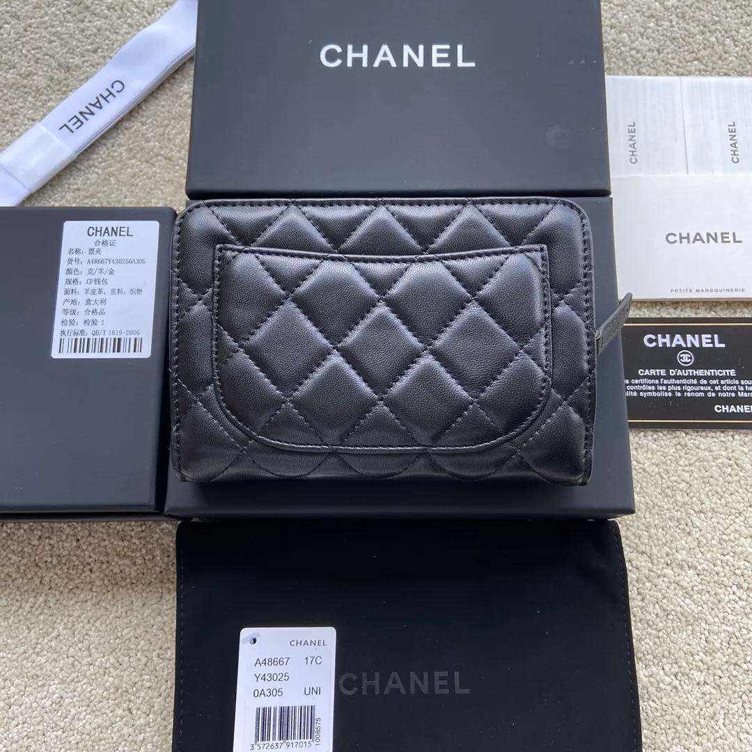 480💰Xiaoxiang imported Italian lambskin Item number: A48667 Height: w15×h10×d2.5cm Color: black sheepskin gold steel mark