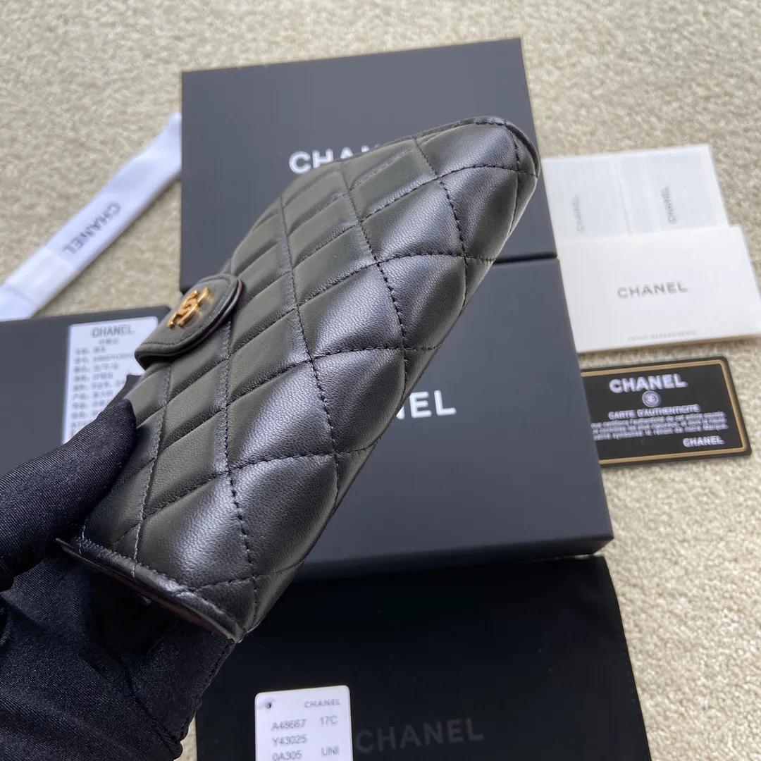 480💰Xiaoxiang imported Italian lambskin Item number: A48667 Height: w15×h10×d2.5cm Color: black sheepskin gold steel mark