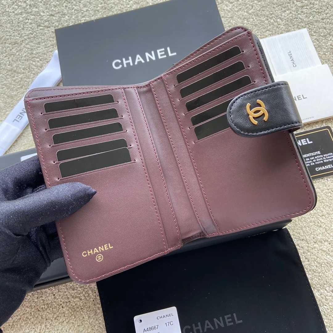 480💰Xiaoxiang imported Italian lambskin Item number: A48667 Height: w15×h10×d2.5cm Color: black sheepskin gold steel mark