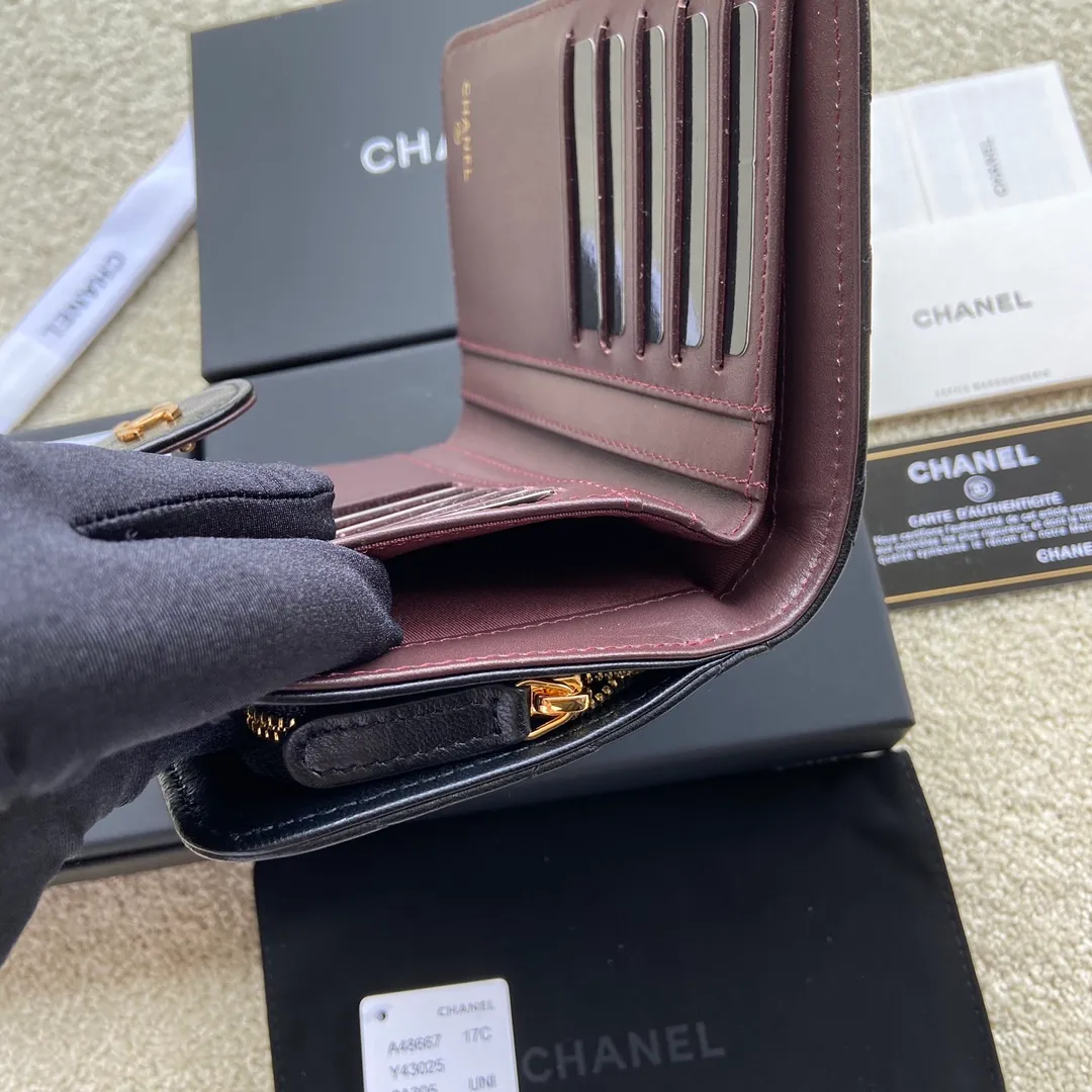 480💰Xiaoxiang imported Italian lambskin Item number: A48667 Height: w15×h10×d2.5cm Color: black sheepskin gold steel mark