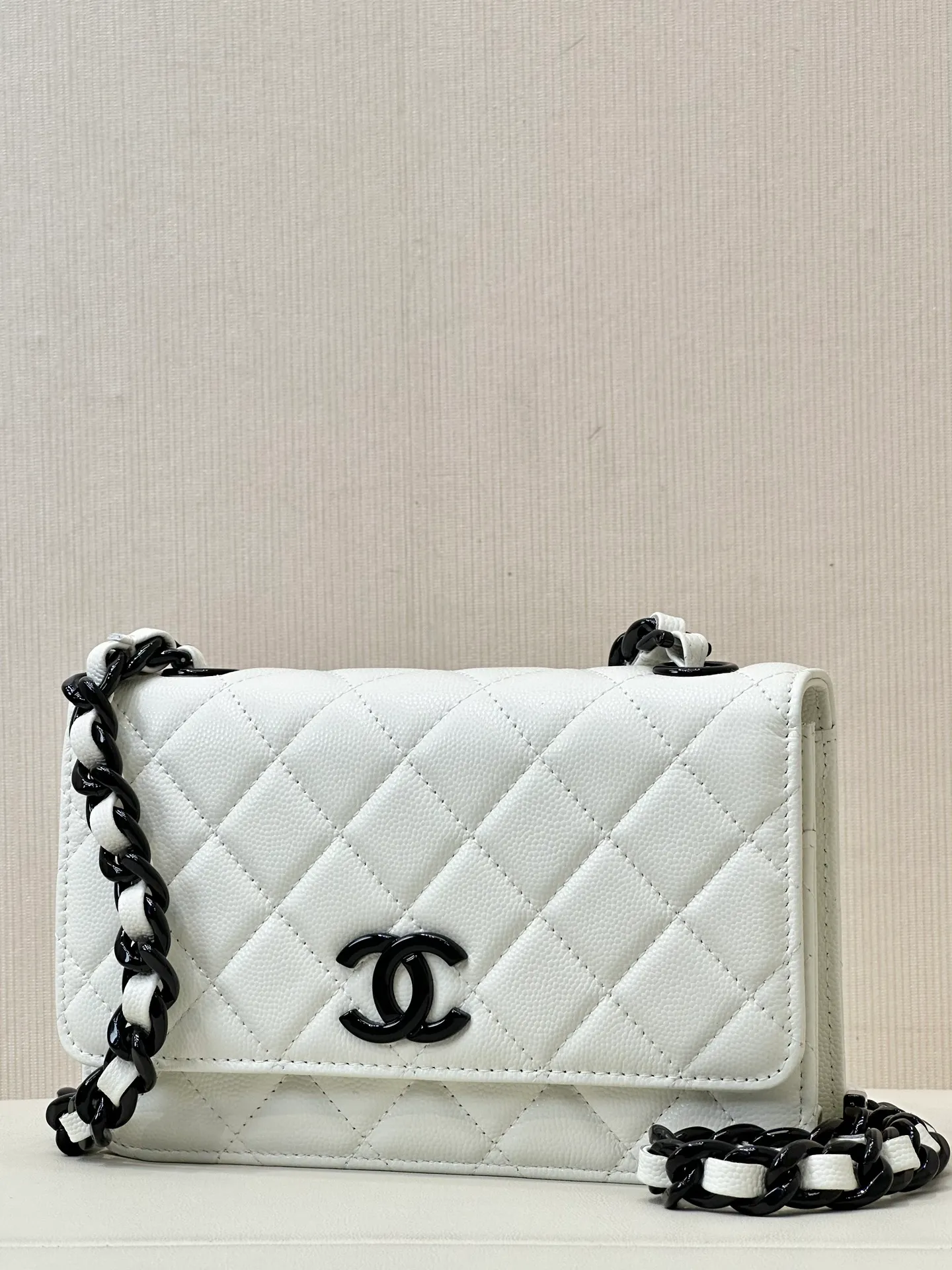 81059 white