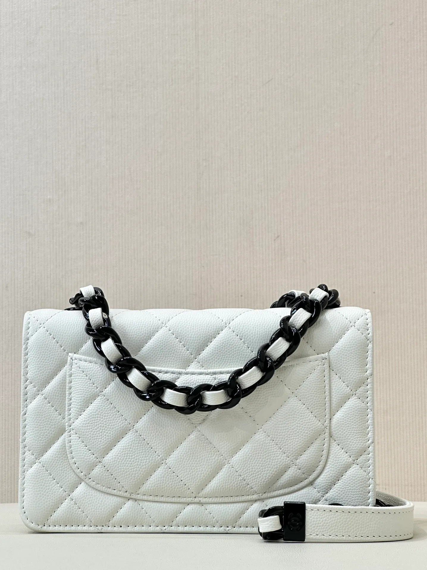 81059 white