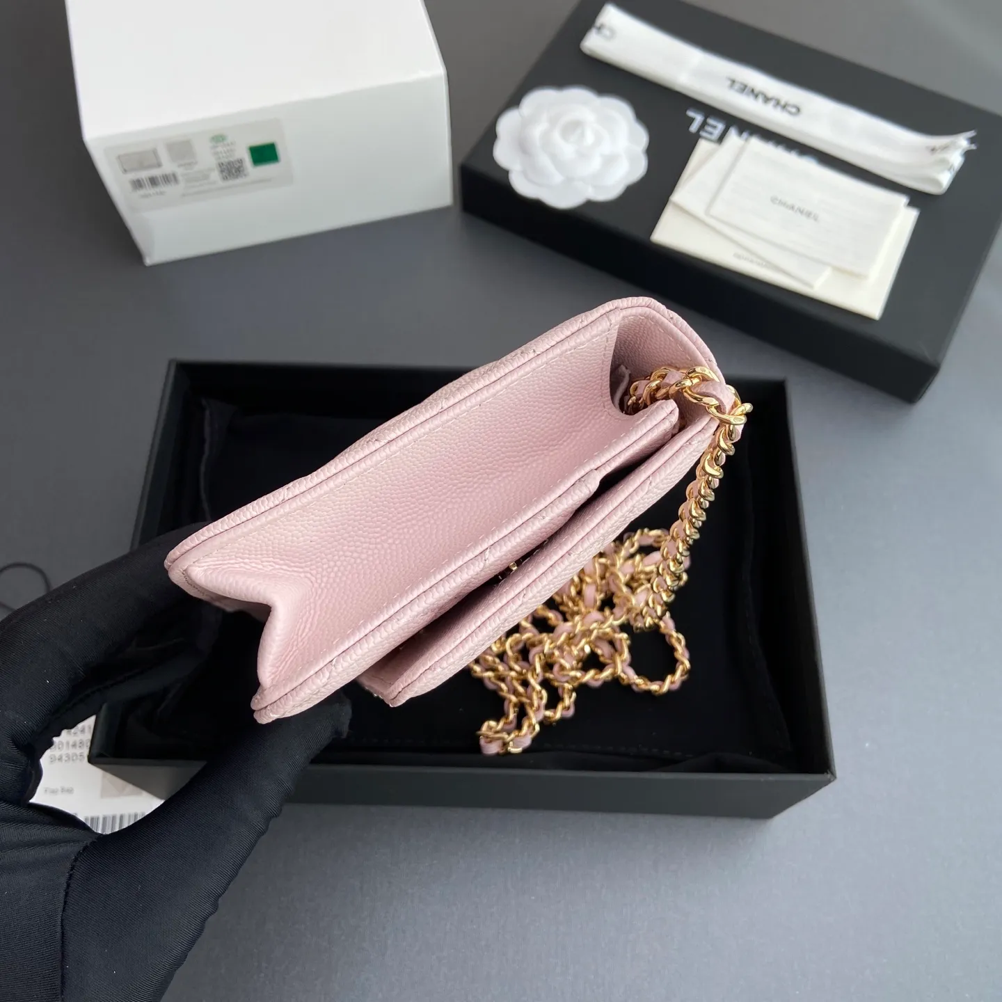 Xiaoxiang imported Italian lambskin [upgraded version] Item number: AP8482 💰700 Size: w20×h13×d3.5cm Color: light pink fine ball pattern golden steel mark