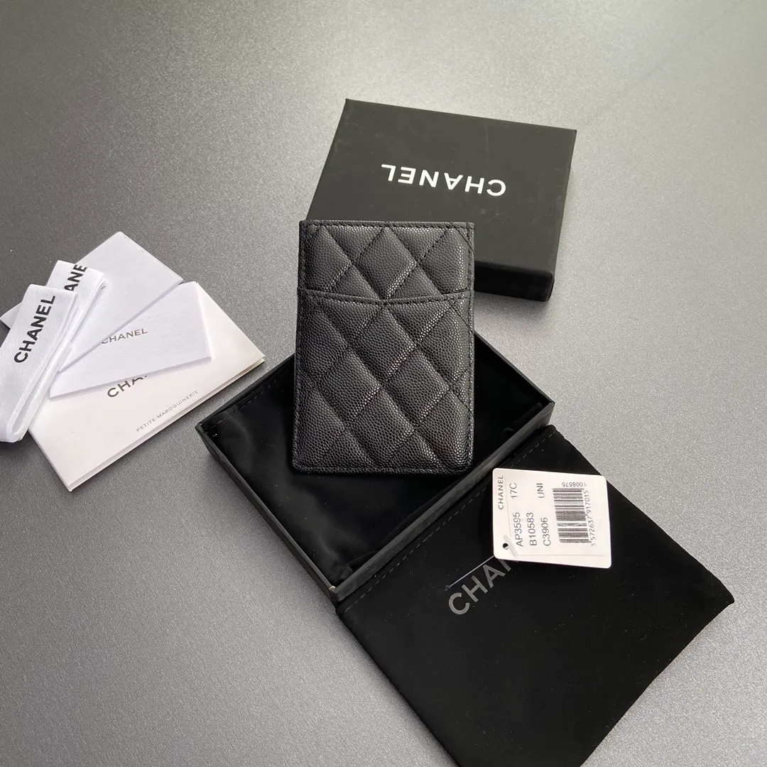 [Special grade hardware original leather] ¥240 Xiaoxiang card holder series Quilted card holder with iconic metal logo Gold-toned metal hardware, exclusive Italian imported leather 5 card slots No.: 3595 Size: w8×11.5cm