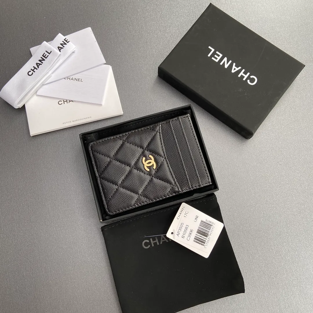 [Special grade hardware original leather] ¥240 Xiaoxiang card holder series Quilted card holder with iconic metal logo Gold-toned metal hardware, exclusive Italian imported leather 5 card slots No.: 3595 Size: w8×11.5cm