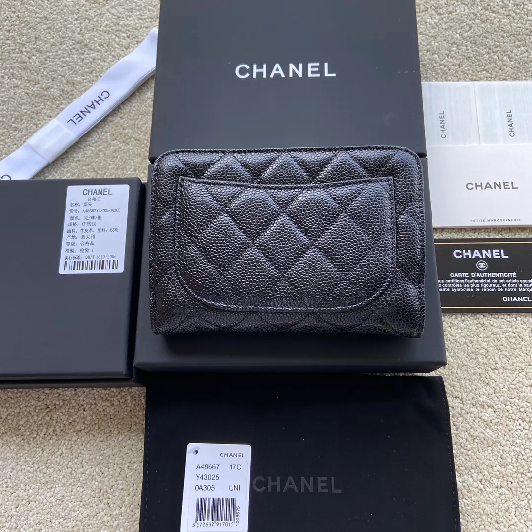 480💰Xiaoxiang imported Italian grained calfskin Item number: A48667 Height: w15×h10×d2.5cm Color: black ball pattern silver steel mark