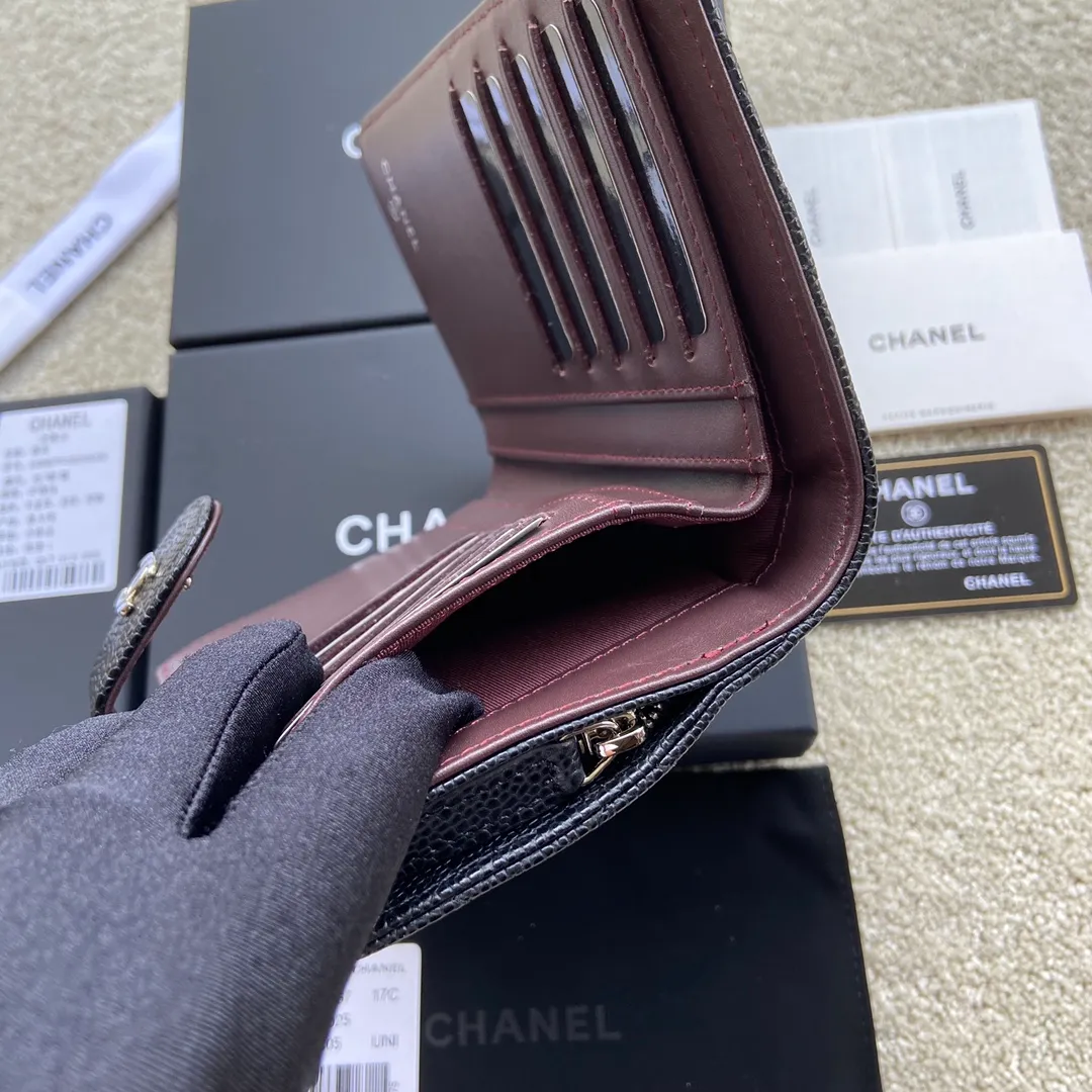 480💰Xiaoxiang imported Italian grained calfskin Item number: A48667 Height: w15×h10×d2.5cm Color: black ball pattern silver steel mark