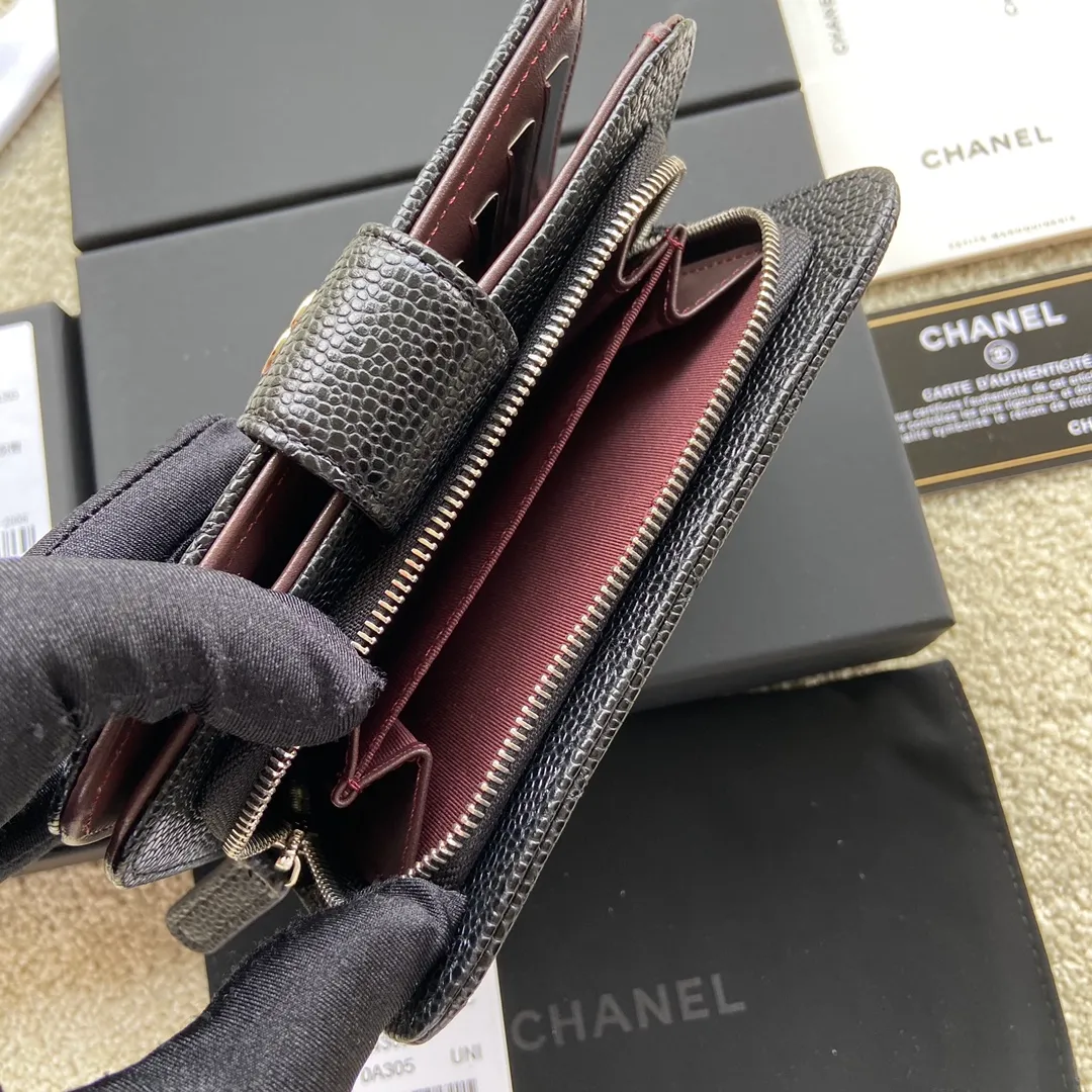 480💰Xiaoxiang imported Italian grained calfskin Item number: A48667 Height: w15×h10×d2.5cm Color: black ball pattern silver steel mark