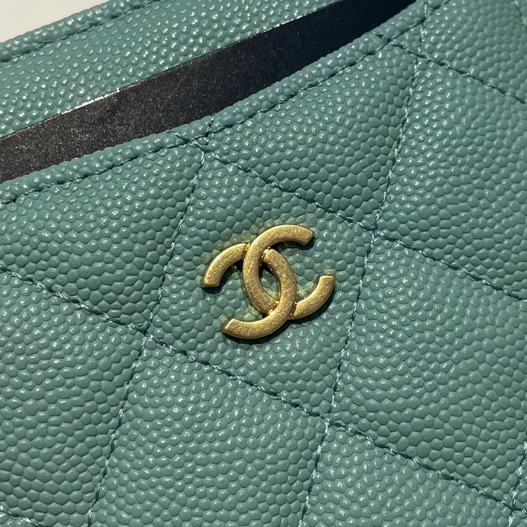 💰420😊Upgraded version💋Chanel🆕 New color colorful fine ball caviar cowhide🐂Classic zipper bag with multiple card slots for change. It can also bring convenience to various bank cards, supermarket cards, shopping cards, and membership cards. It is so small and easy to carry. It is the most fashionable and popular element of coin purses. Do you own it? Comes with the latest complete set of packaging 2061🍃size: 12*9.5cm