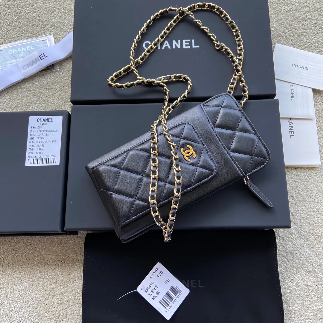 Xiaoxiang imported Italian sheepskin Item number: AP1980 Price: 540 Color: black sheepskin with golden steel mark Size: w18.5×h9×d3cm
