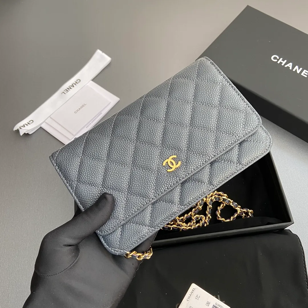 💰640 Xiaoxiang imported Italian grained calfskin Item number: A0250 Size: w20×h13×d3.5cm Color: royal blue ball pattern gold steel mark