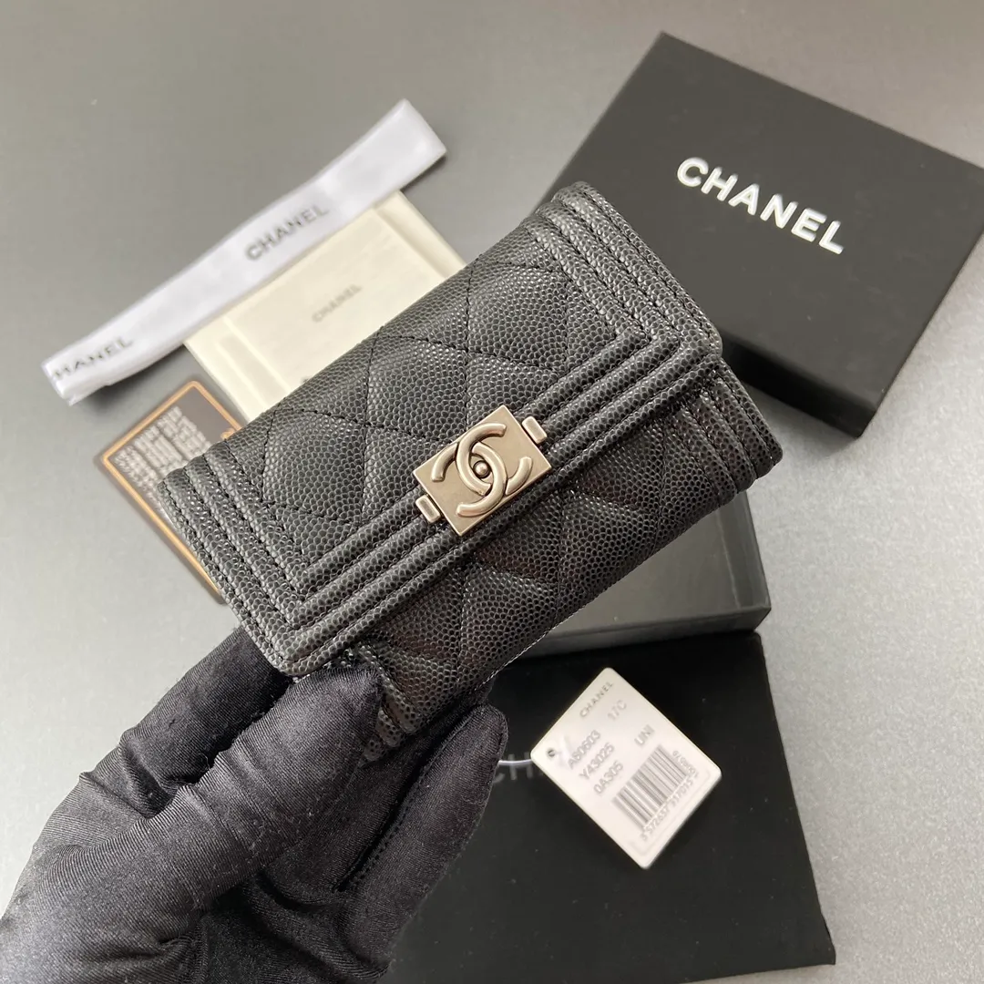 260💰Xiaoxiang imported Italian leather Item number: A80603 Size: w11×h8.5×d3cm Color: Black fine ball pattern antique silver hardware