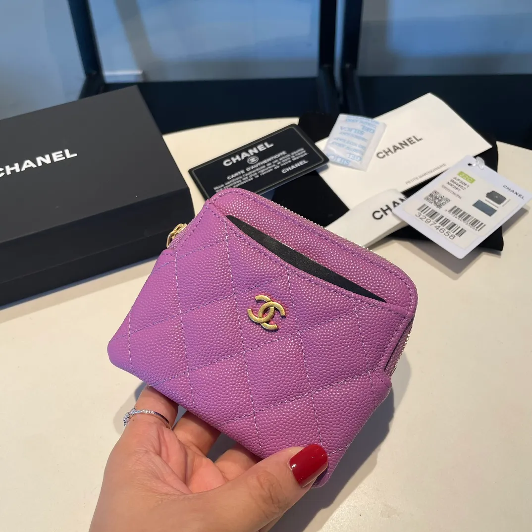 💰420😊Upgraded version💋Chanel🆕 New color colorful fine ball caviar cowhide🐂Classic zipper bag with multiple card slots for change. It can also bring convenience to various bank cards, supermarket cards, shopping cards, and membership cards. It is so small and easy to carry. It is the most fashionable and popular element of coin purses. Do you own it? Comes with the latest complete set of packaging 2061🍃size: 12*9.5cm
