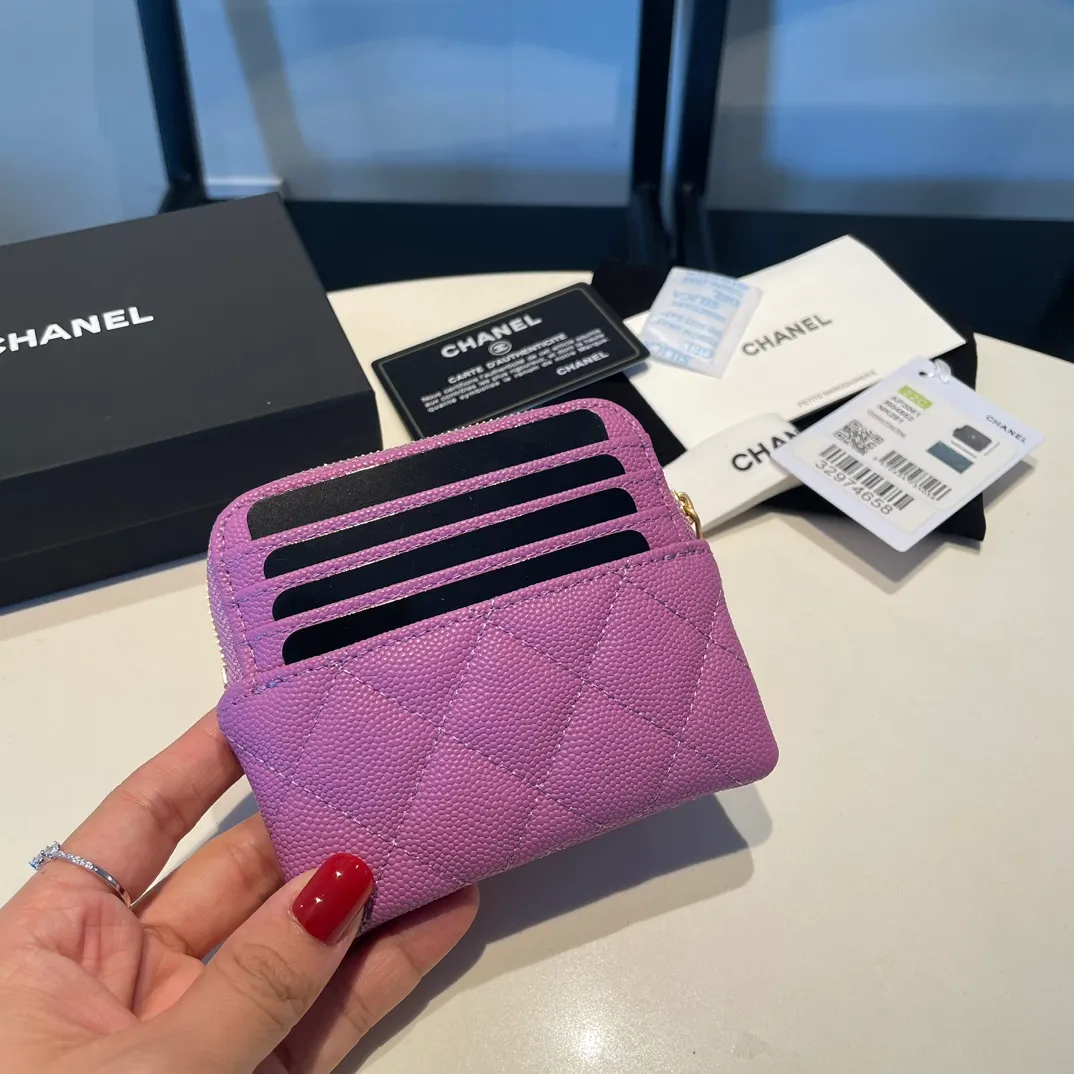 💰420😊Upgraded version💋Chanel🆕 New color colorful fine ball caviar cowhide🐂Classic zipper bag with multiple card slots for change. It can also bring convenience to various bank cards, supermarket cards, shopping cards, and membership cards. It is so small and easy to carry. It is the most fashionable and popular element of coin purses. Do you own it? Comes with the latest complete set of packaging 2061🍃size: 12*9.5cm
