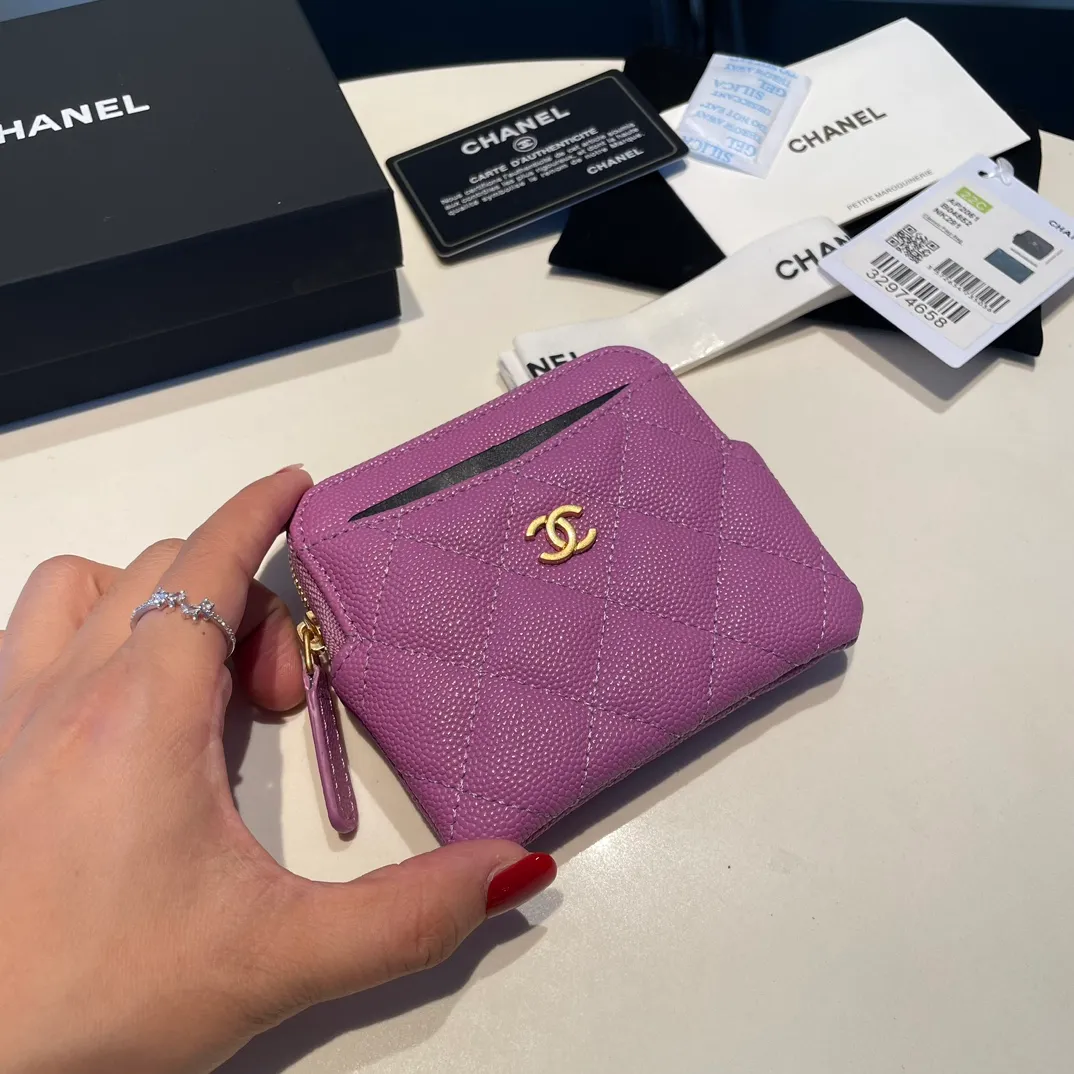 💰420😊Upgraded version💋Chanel🆕 New color colorful fine ball caviar cowhide🐂Classic zipper bag with multiple card slots for change. It can also bring convenience to various bank cards, supermarket cards, shopping cards, and membership cards. It is so small and easy to carry. It is the most fashionable and popular element of coin purses. Do you own it? Comes with the latest complete set of packaging 2061🍃size: 12*9.5cm