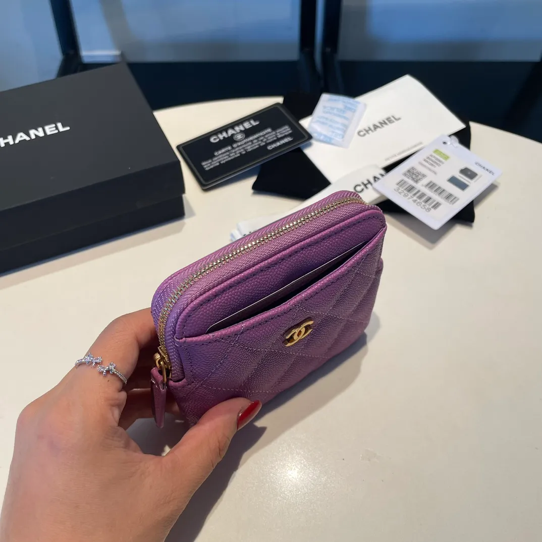 💰420😊Upgraded version💋Chanel🆕 New color colorful fine ball caviar cowhide🐂Classic zipper bag with multiple card slots for change. It can also bring convenience to various bank cards, supermarket cards, shopping cards, and membership cards. It is so small and easy to carry. It is the most fashionable and popular element of coin purses. Do you own it? Comes with the latest complete set of packaging 2061🍃size: 12*9.5cm