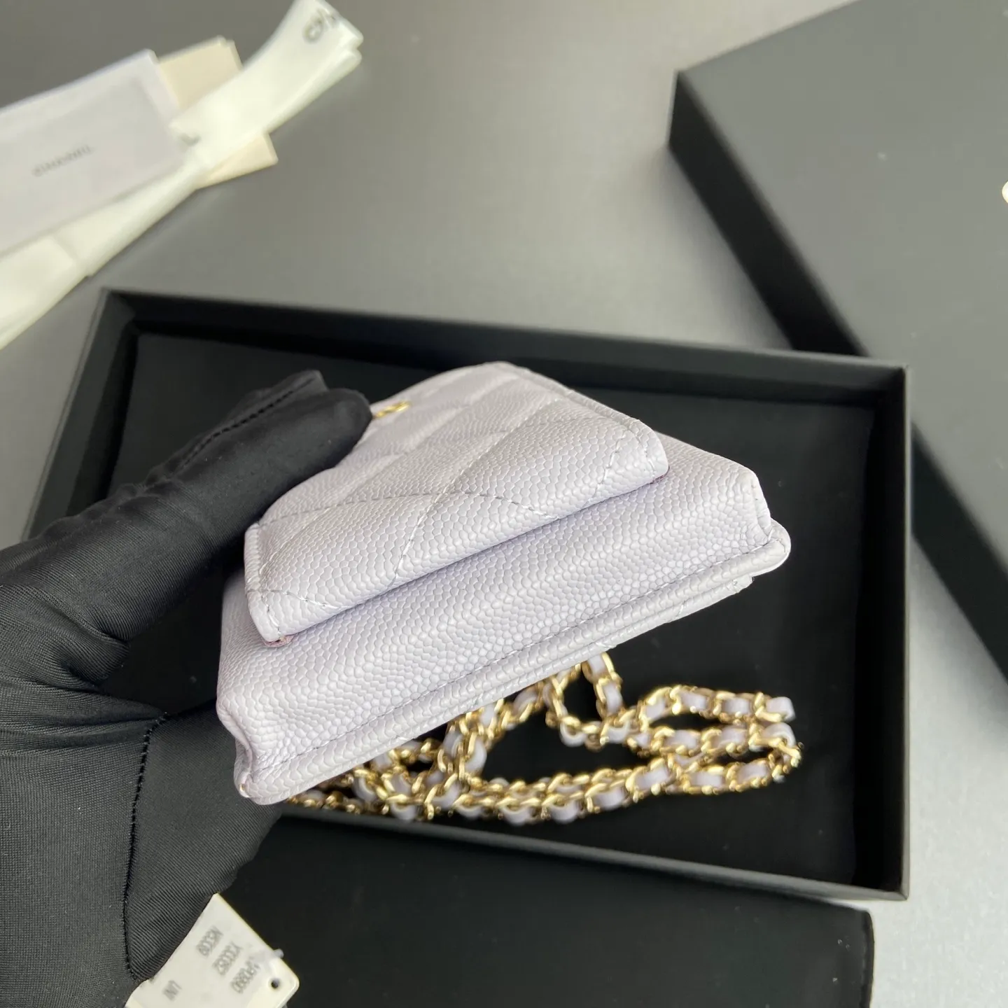 Xiaoxiang imported Italian grain cowhide Item number: AP1980 Price: 540 Color: light purple fine ball pattern gold buckle Size: w18.5×h9×d3cm