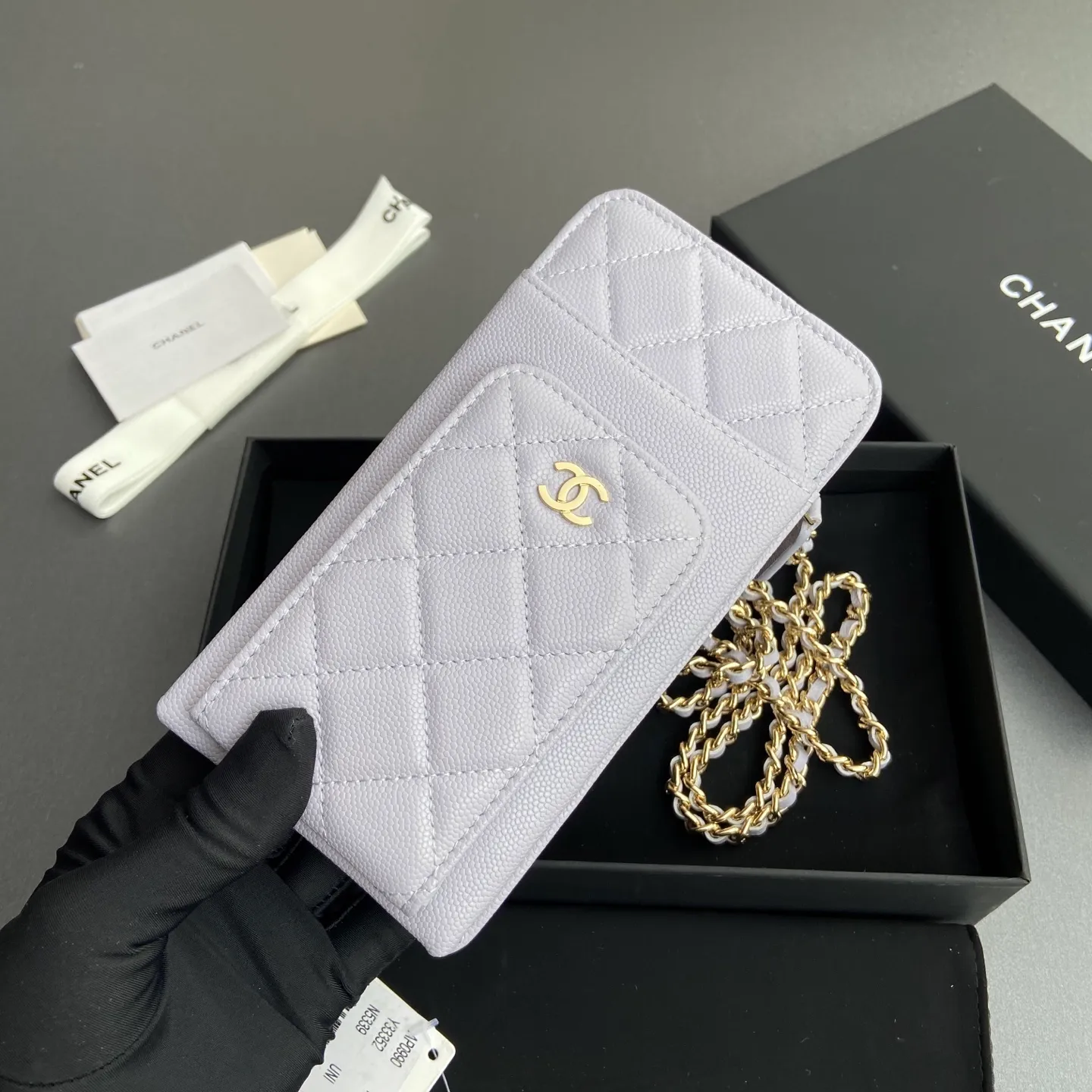 Xiaoxiang imported Italian grain cowhide Item number: AP1980 Price: 540 Color: light purple fine ball pattern gold buckle Size: w18.5×h9×d3cm