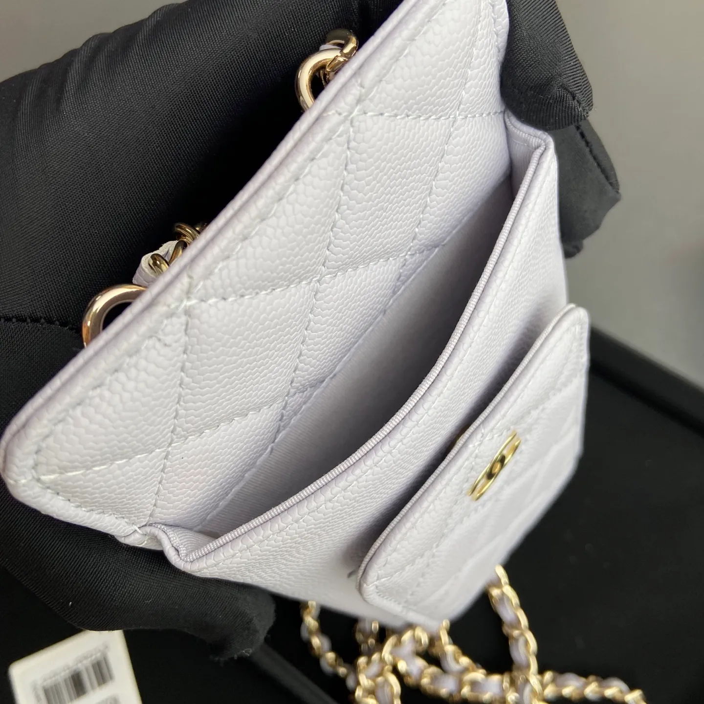 Xiaoxiang imported Italian grain cowhide Item number: AP1980 Price: 540 Color: light purple fine ball pattern gold buckle Size: w18.5×h9×d3cm