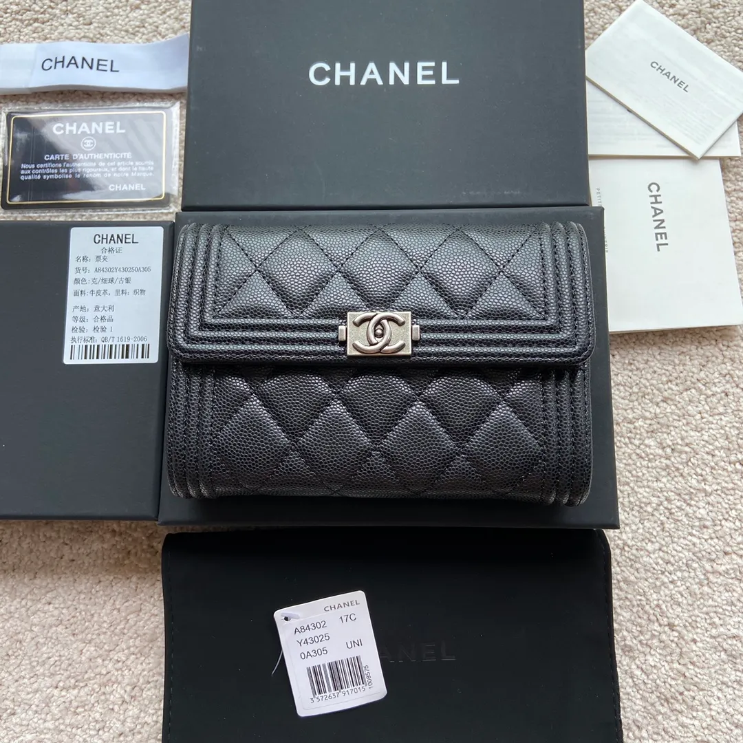 500💰Xiaoxiang imported Italian grained calfskin Item number: A84302 Size: w15×h10×d2.5 Color: black fine ball pattern antique silver mark