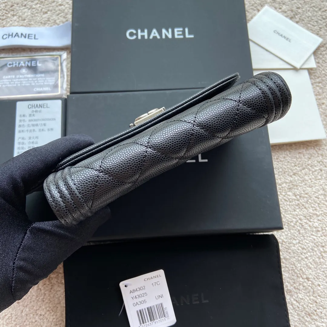 500💰Xiaoxiang imported Italian grained calfskin Item number: A84302 Size: w15×h10×d2.5 Color: black fine ball pattern antique silver mark