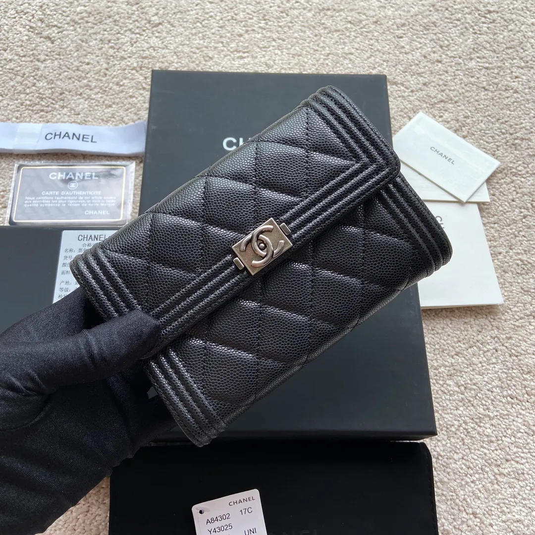 500💰Xiaoxiang imported Italian grained calfskin Item number: A84302 Size: w15×h10×d2.5 Color: black fine ball pattern antique silver mark