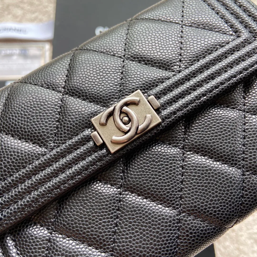 500💰Xiaoxiang imported Italian grained calfskin Item number: A84302 Size: w15×h10×d2.5 Color: black fine ball pattern antique silver mark