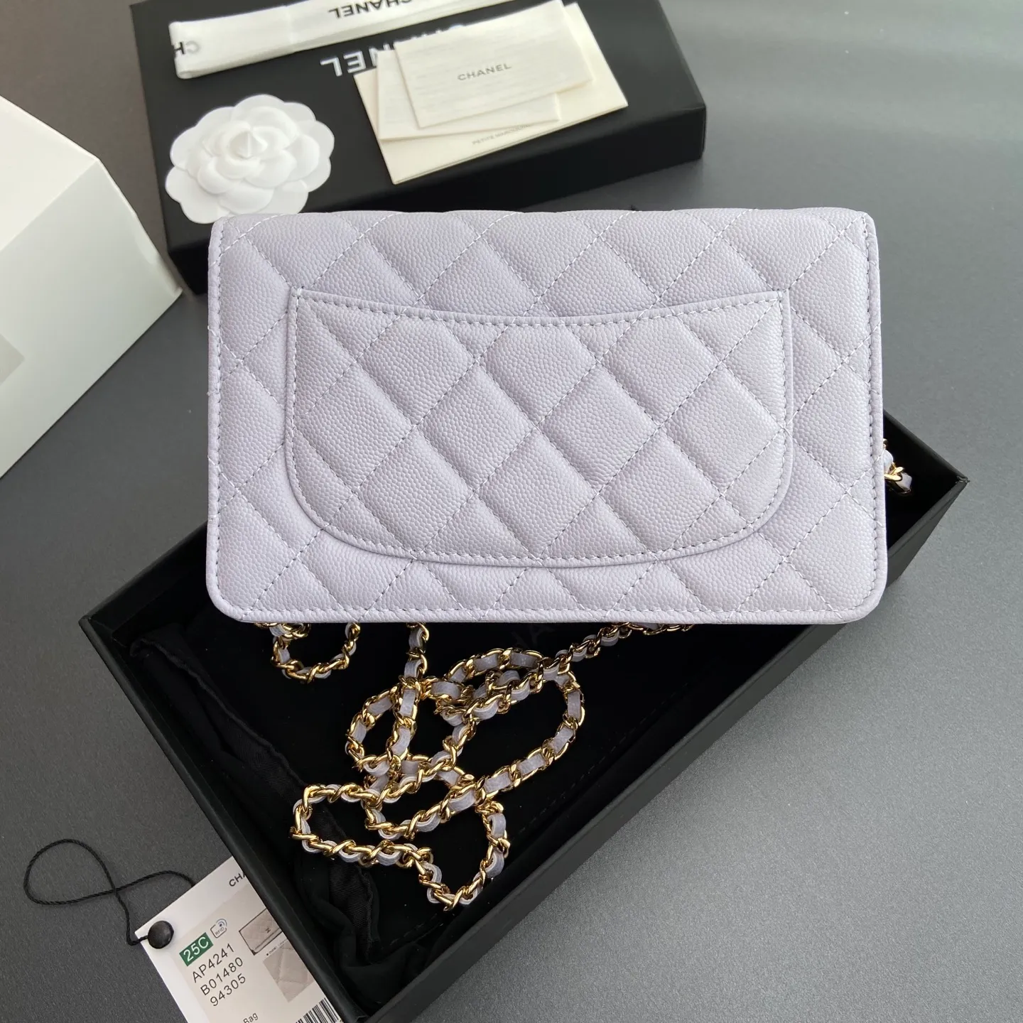 Xiaoxiang imported Italian lambskin [upgraded version] Item number: AP8482 💰700 Size: w20×h13×d3.5cm Color: light purple fine ball pattern golden steel mark
