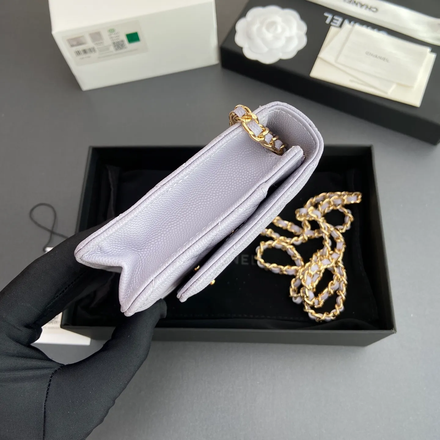 Xiaoxiang imported Italian lambskin [upgraded version] Item number: AP8482 💰700 Size: w20×h13×d3.5cm Color: light purple fine ball pattern golden steel mark