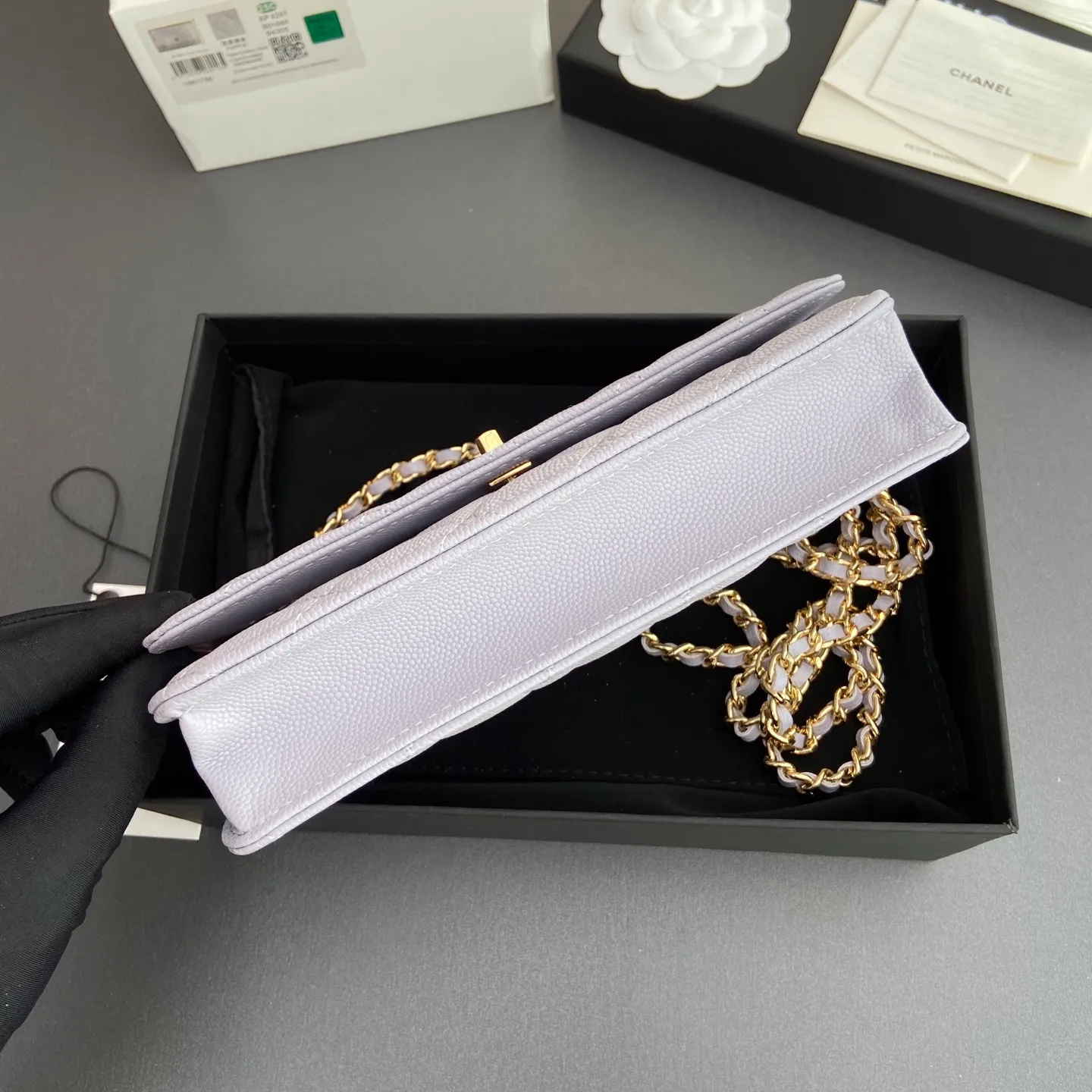 Xiaoxiang imported Italian lambskin [upgraded version] Item number: AP8482 💰700 Size: w20×h13×d3.5cm Color: light purple fine ball pattern golden steel mark