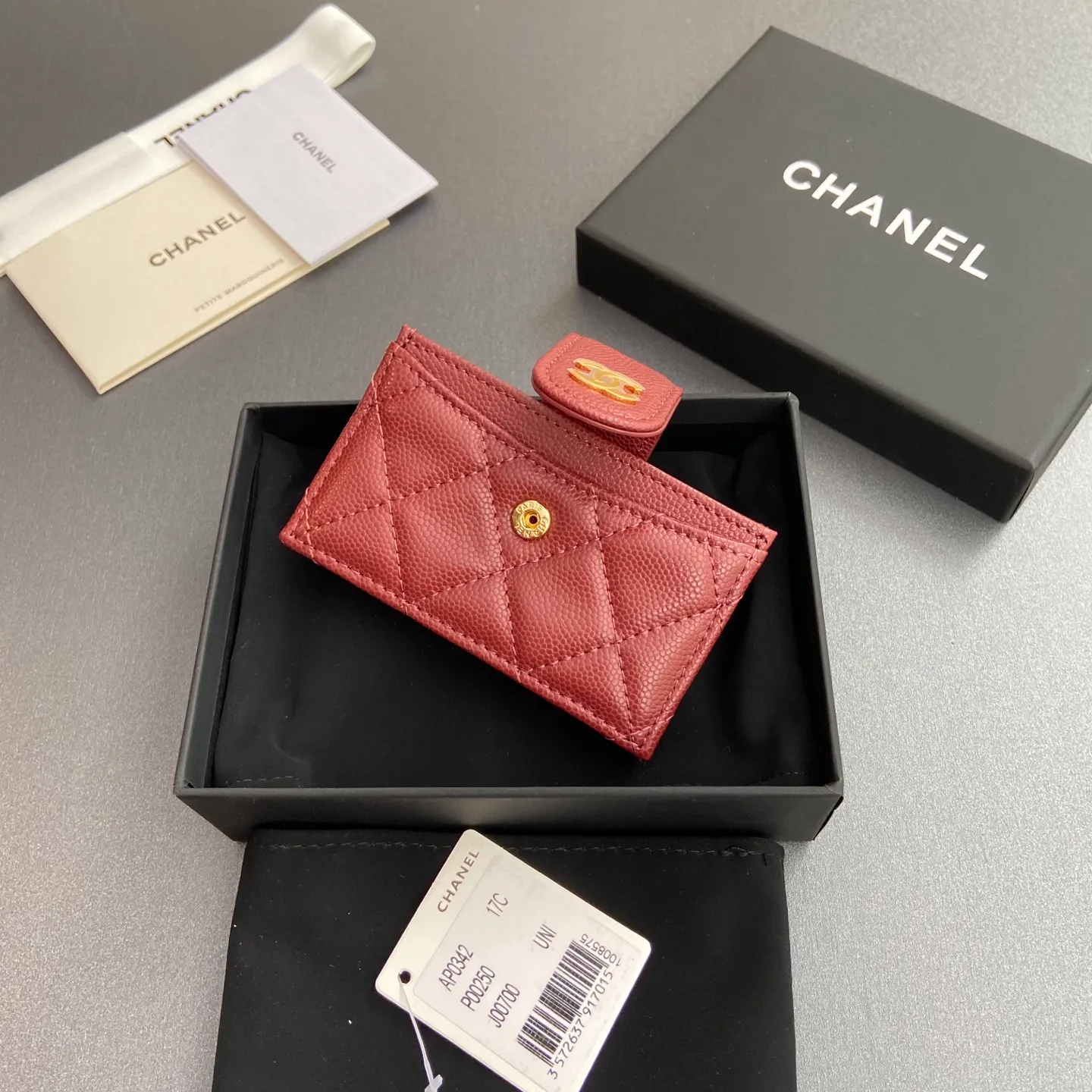 [Special grade hardware original leather] ¥400 Small fragrant organ multi-card slot card holder series with iconic metal logo Gold-toned metal hardware, exclusive Italian imported leather 6 card slots No.: 0342 Burgundy fine ball pattern gold steel mark Size: w10×h6×2cm