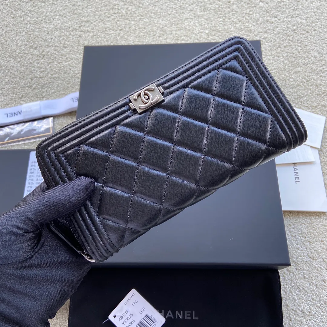 480💰Xiaoxiang imported Italian sheepskin Item number: A80288 Size: w19.5×h10.5×d2.5 Color: black sheepskin with silver mark