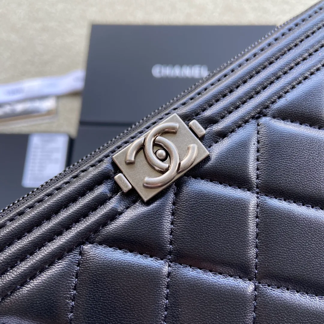 480💰Xiaoxiang imported Italian sheepskin Item number: A80288 Size: w19.5×h10.5×d2.5 Color: black sheepskin with silver mark