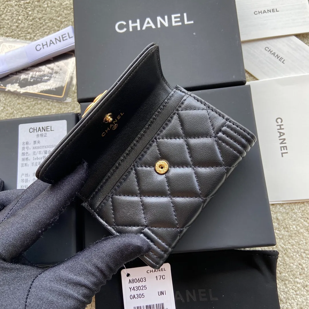 260💰Xiaoxiang imported Italian leather Item number: A80603 Size: w11×h8.5×d3cm Color: black sheepskin gold hardware