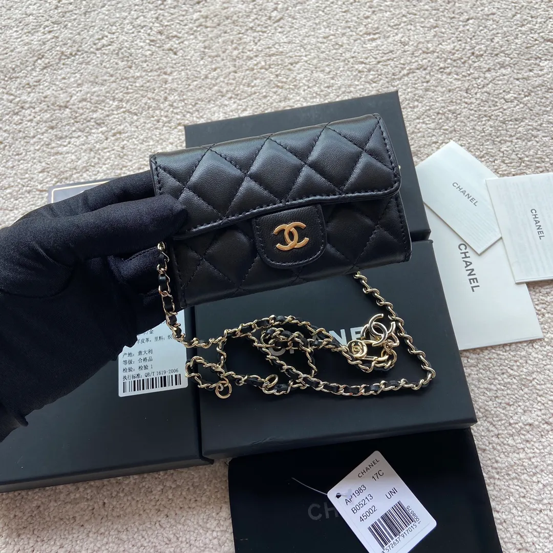 Xiaoxiang imported Italian leather Item number: AP3966 /A81081 (chain small card holder) 💰: 420 Size: w11×h7cm Color: black sheepskin gold steel mark