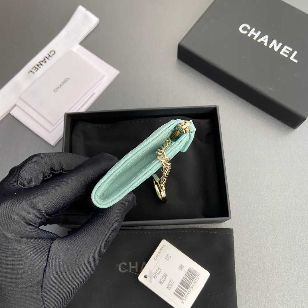 [Special grade hardware original leather] 💰320 Xiaoxiang small zipper bag card holder series Hook chain quilted card holder with iconic metal logo Gold tone metal hardware, special Italian imported leather 1 card slot wallet bag, 1 hook chain Number: 0221 Haze blue thin ball light gold Size: w11.5×h7.5×1.5cm