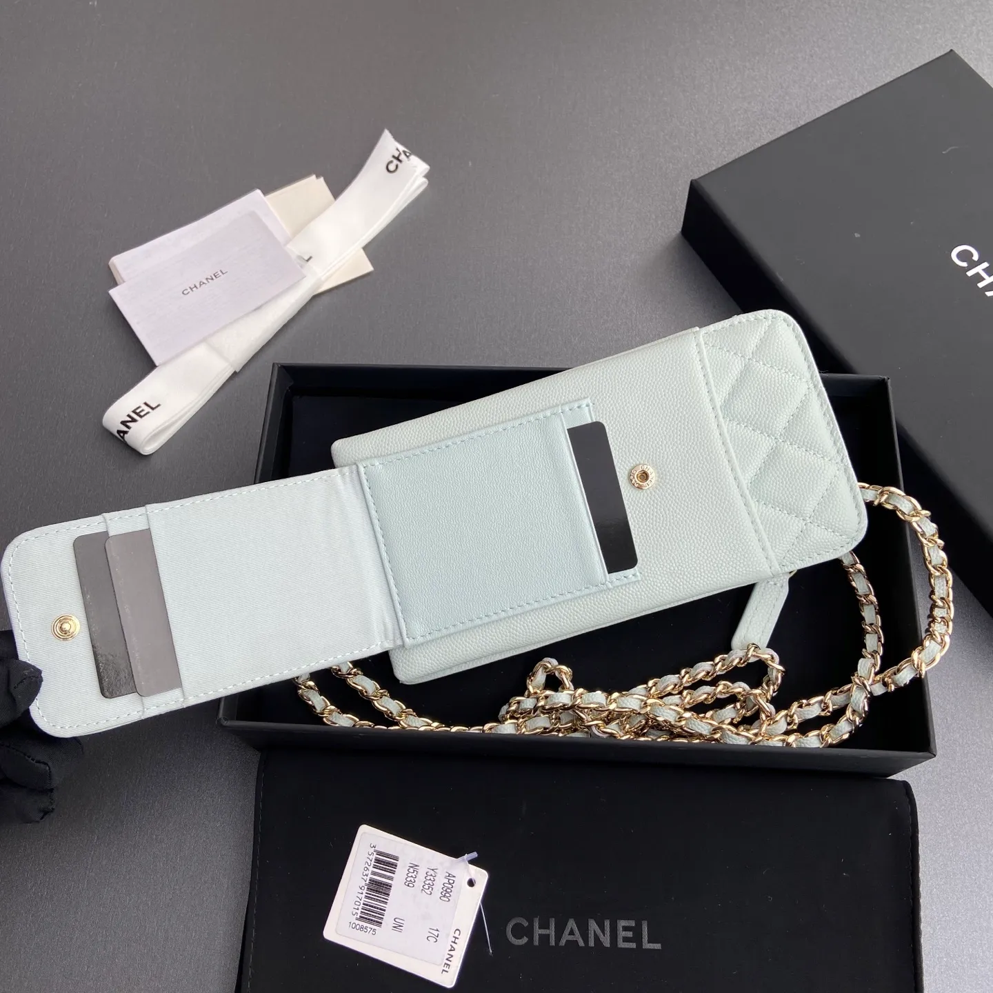 Xiaoxiang imported Italian grain cowhide Item number: AP1980 Price: 540 Color: light blue fine ball pattern gold buckle Size: w18.5×h9×d3cm