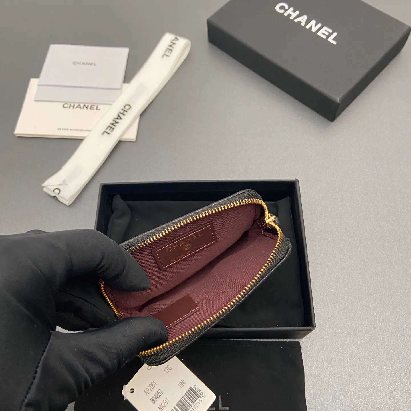 [Special grade hardware original leather] ¥380 Xiaoxiang small zipper bag card holder series Quilted card holder/wallet with iconic metal logo Gold tone metal hardware, special Italian imported leather 5 card slots, 1 small zipper bag No.: 2061 Black thin ball light gold hardware Size: w11.5×h10×d2cm
