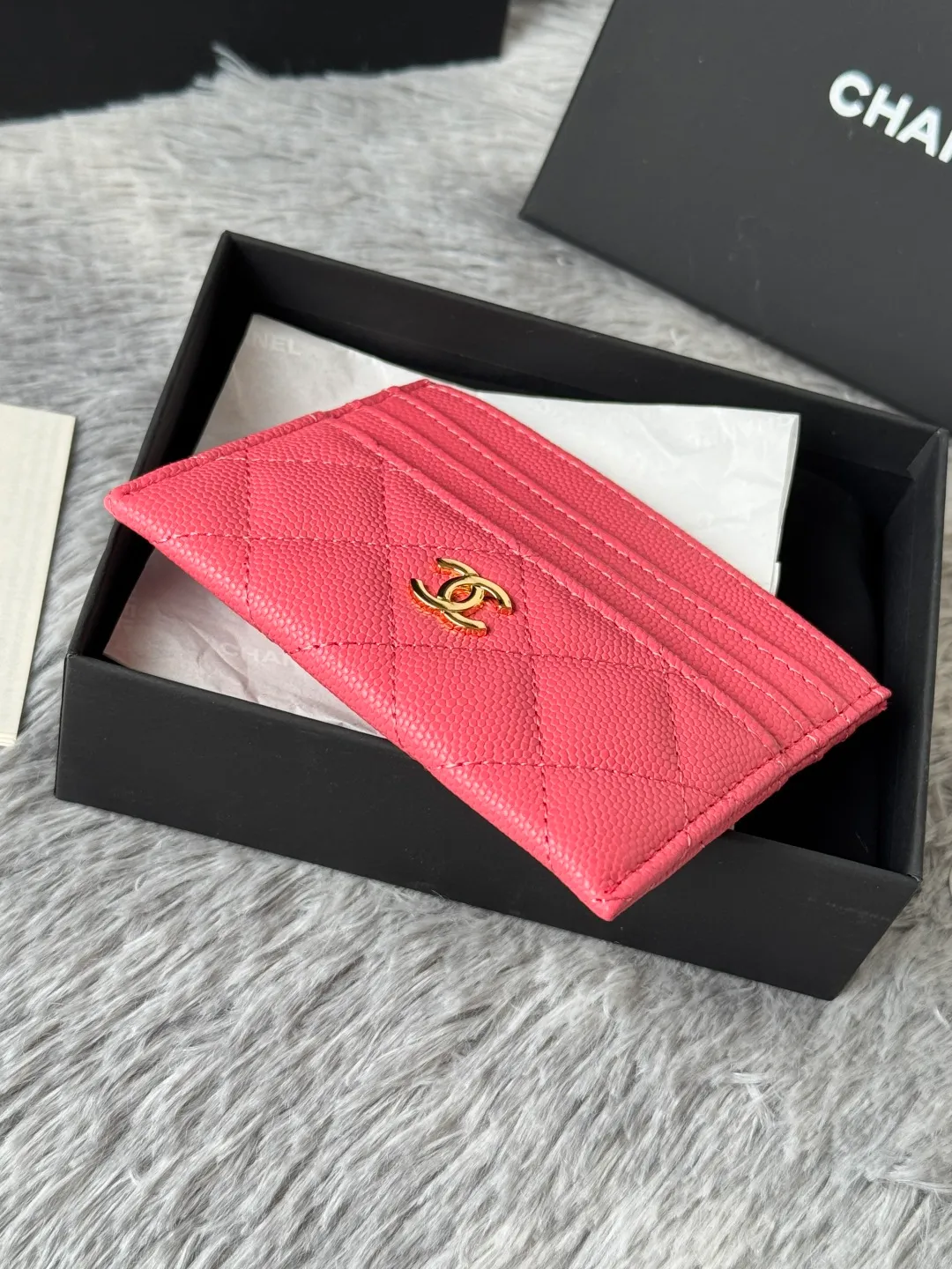 💰240💰 chanel 2025 new product card holder lambskin, seven card slots, can hold change, imported Italian lambskin + hardware logo, so beautiful, love it. The color is as shown in the picture, easy and fast storage, mini card holder No.: AP8944 Size: w11×h10cm